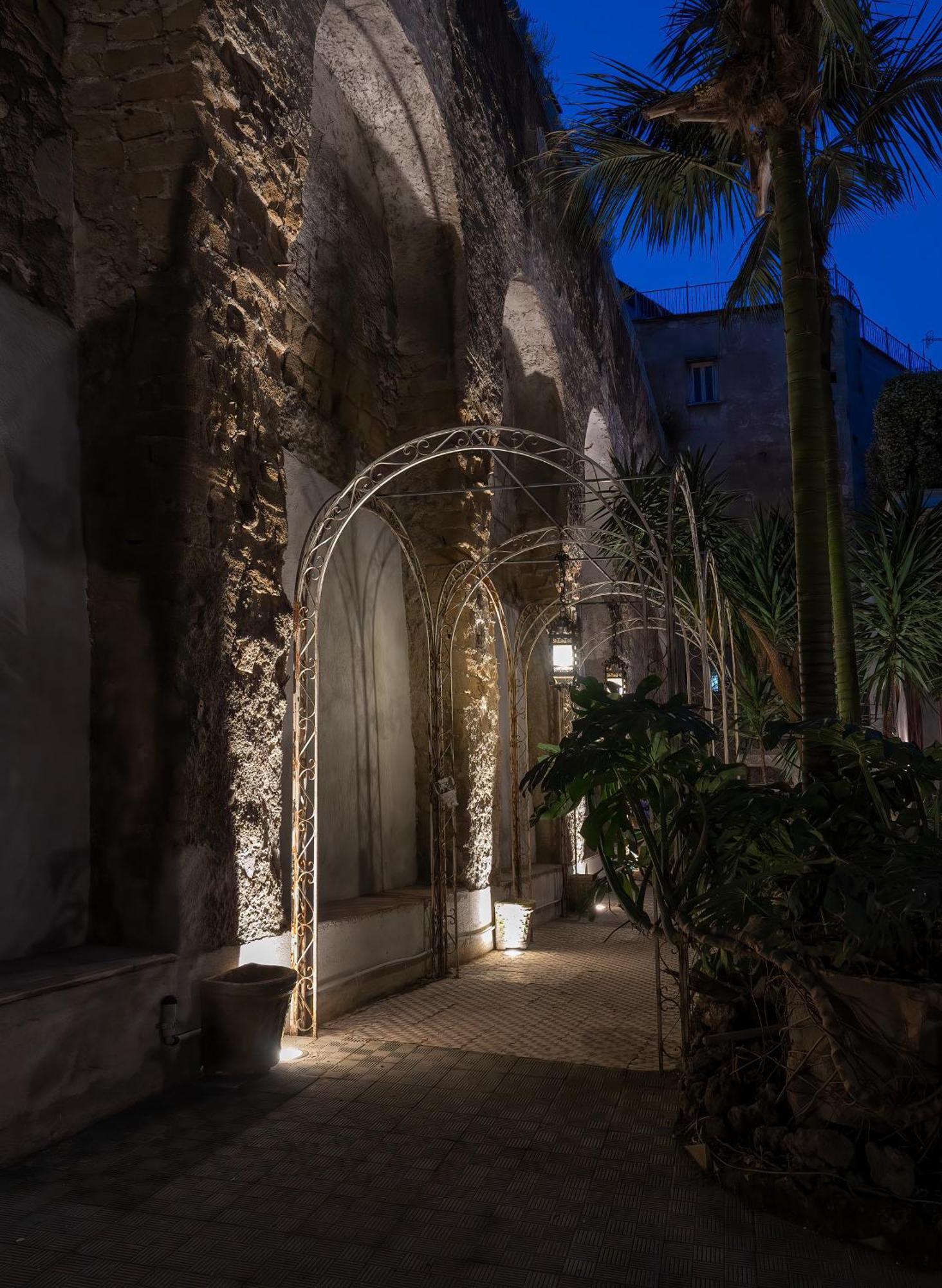 Artemisia Domus - Giardino Hotel เนเปิลส์ ภายนอก รูปภาพ